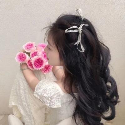 女服务员
